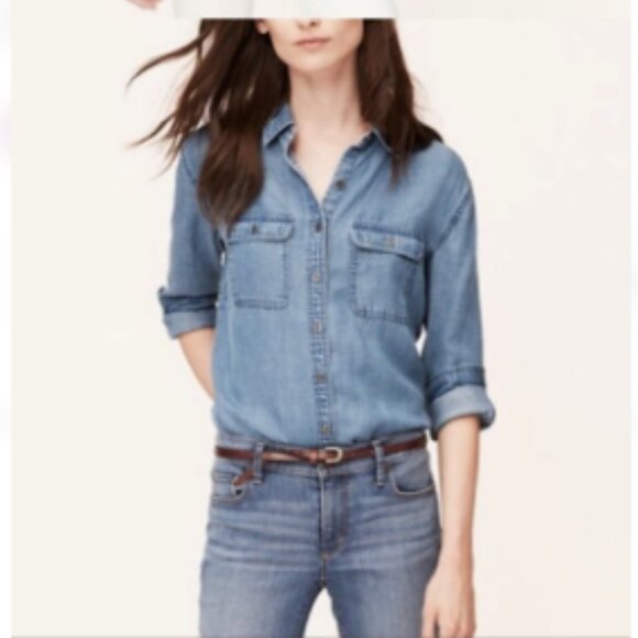 Loft Ann Taylor Light Denim Long Sleeve Button Front Shirt Size S - Picture 1 of 4